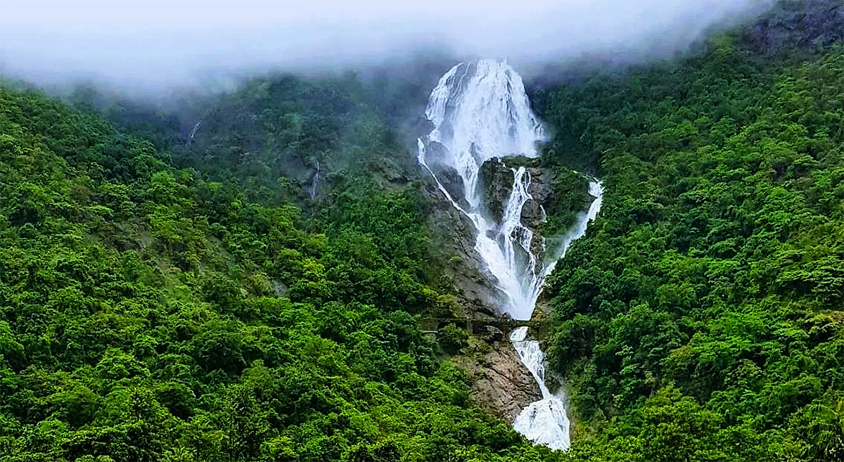 Dudhsagar Falls Photo Credit: https://www.goatourismhotels.com